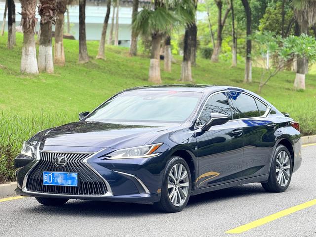 Lexus ES 2020 200 Excellence National VI