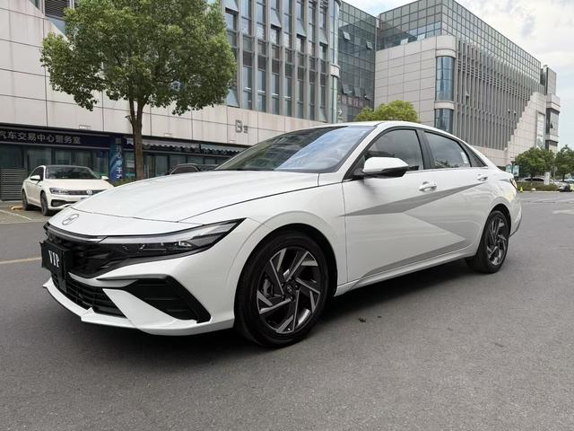 Elantra 2023 1.5L CVT LUX Premium