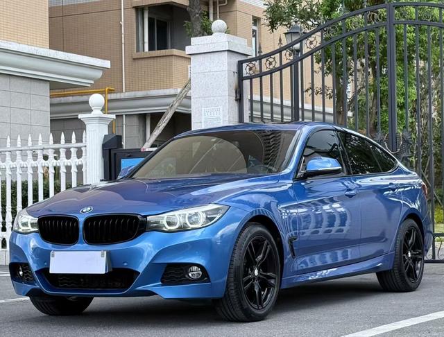 BMW 3 Series GT 2019 320i M sports suit