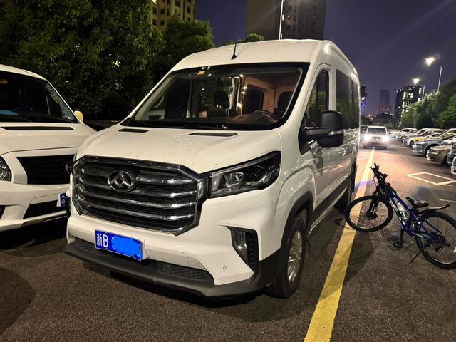 Xintu V90 2020 2.0T Yunjie version manual long axis high top 7 seats