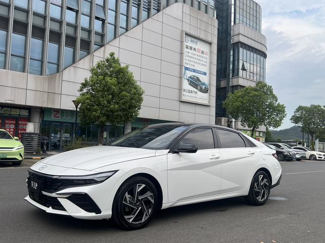 Elantra 2023 1.5L CVT LUX Premium