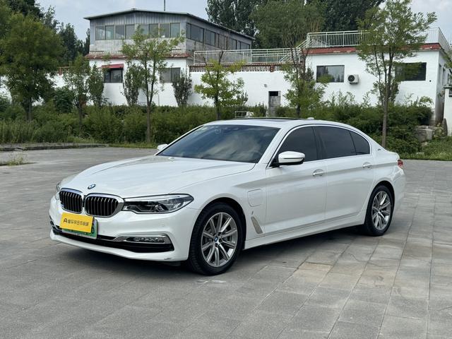 BMW 5 Series PHEV 2019 530Le Luxury Package