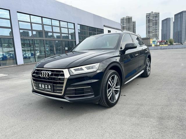 Audi Q5L 2018 model 45 TFSI exclusive style elegant country V