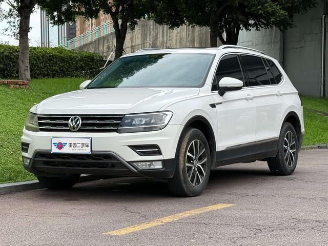 Touganda L 2018 Modified 330TSI Automatic 2WD Luxury Edition