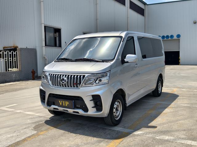 Ruixing M60 2023 1.5L comfortable passenger car 6/7 seat back lift door