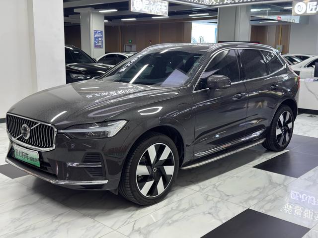 Volvo XC60 PHEV 2024 T8 four-wheel drive long battery life Zhiyuan Deluxe Edition