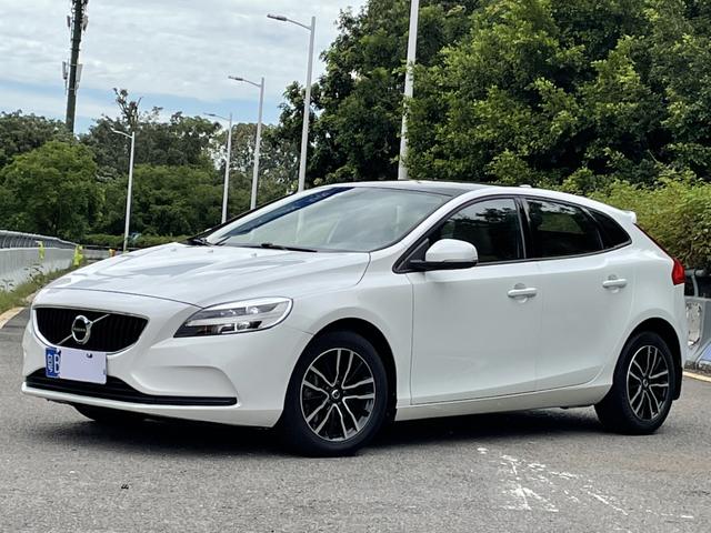Volvo V40 2018 T3 Smart Edition