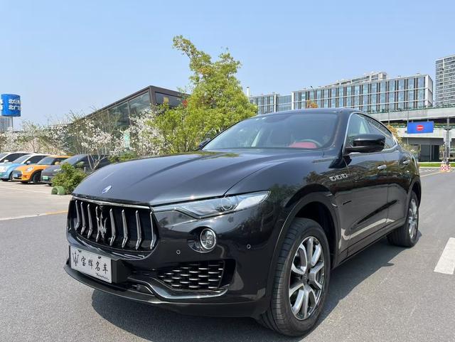 Levante 2018 3.0T 350Hp Standard Edition