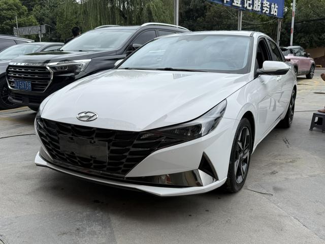 Elantra 2021 1.5L CVT LUX Premium