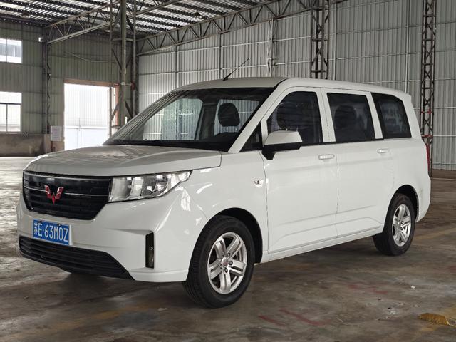 Wuling Hongguang PLUS 2019 1.5T manual Standard 7-seater