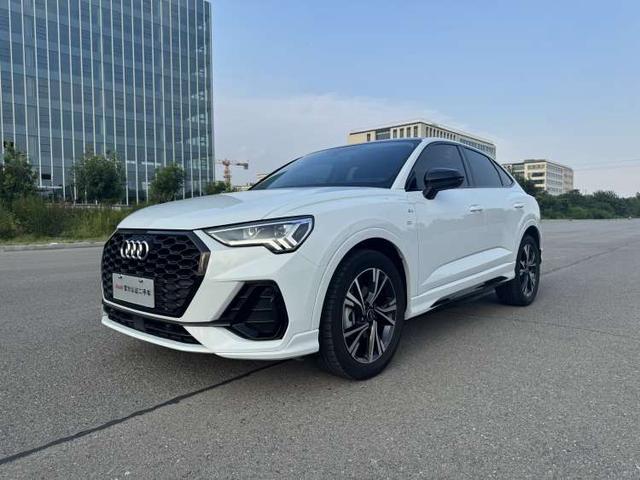 Audi Q3 Sportback 2022 40 TFSI RS Package Burnout