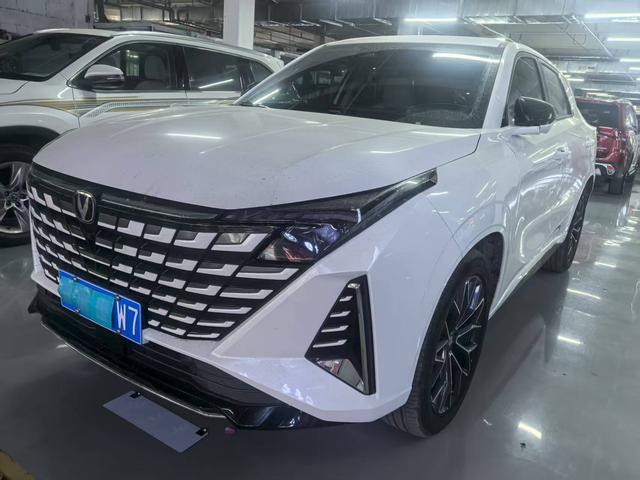 Changan UNI-Z 2025 1.5T DCT Premium Type