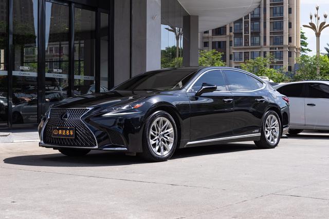 Lexus LS 2018 500h Deluxe Edition Country VI