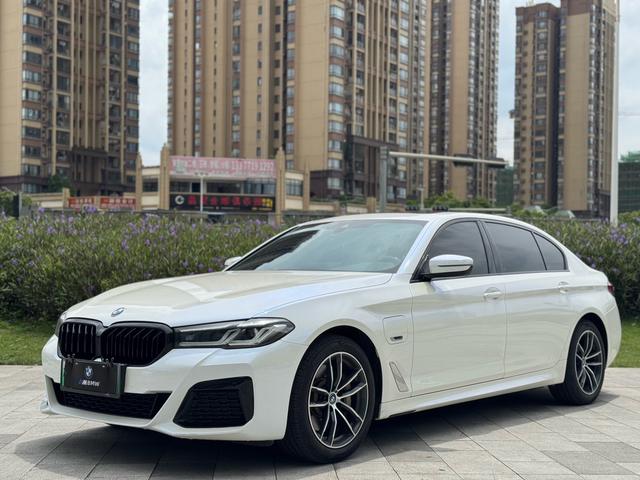 BMW 5 Series PHEV 2022 535Le M Sport Package