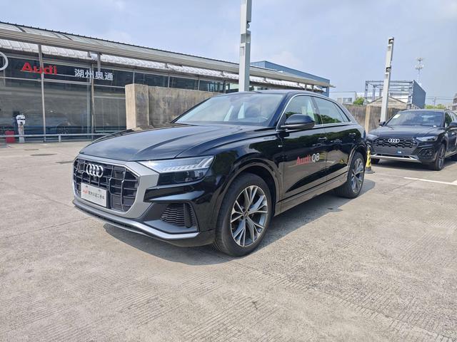 Audi Q8 2023 55 TFSI Luxury Dynamic