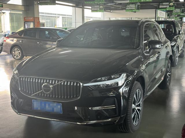 Volvo XC60 2025 B5 four-wheel drive Zhiyuan Deluxe Edition