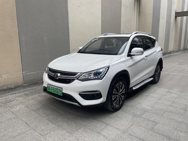 Song DM 2017 1.5TID full-time four-wheel drive honor type