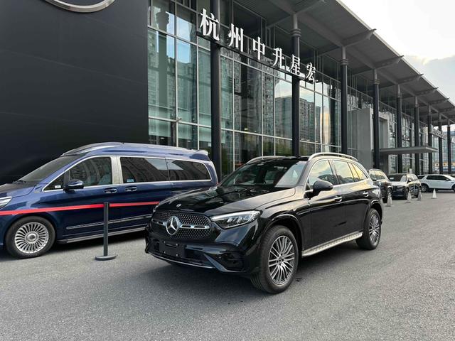 Mercedes-Benz GLC 2025 GLC 300 L 4MATIC dynamic 5-seater