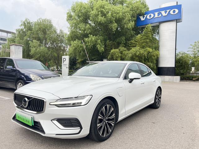Volvo S60 PHEV 2024 T8 E-drive hybrid long battery life four-wheel drive Zhiyi Deluxe Edition