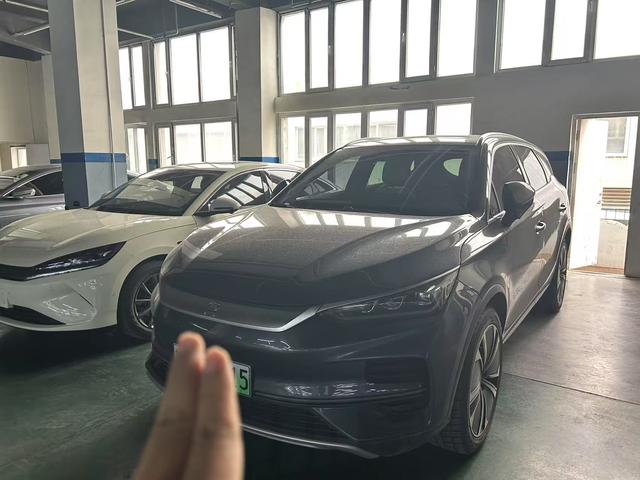 Tang EV 2022 635KM four-wheel drive flagship model