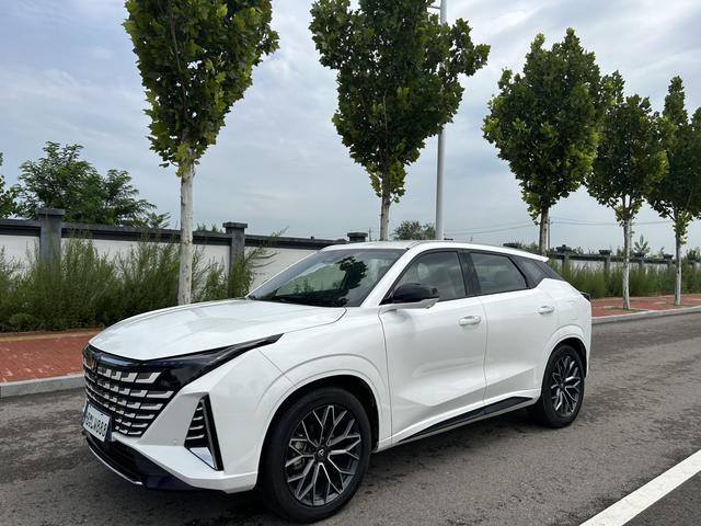 Changan UNI-Z 2025 1.5T DCT Premium Type