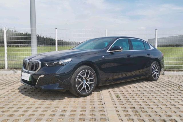 BMW i5 2024 eDrive35L Premium M Sport Package
