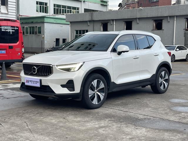 VOLVO XC40 2023 B3 Intelligent Vision Luxury