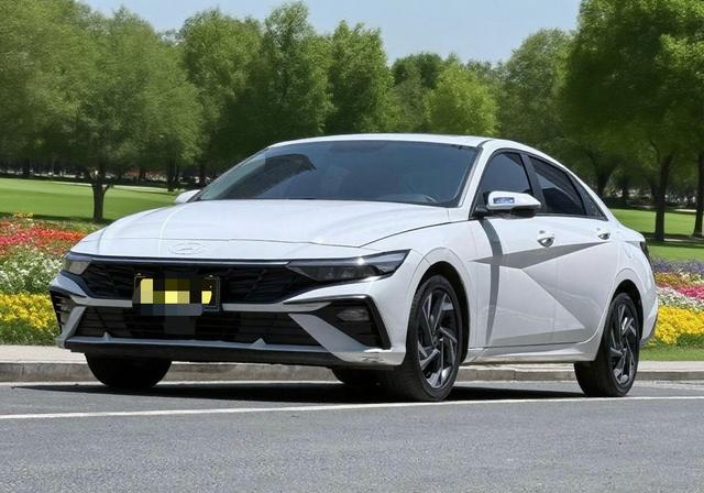 Elantra 2023 1.5L CVT GLS Leading Edition