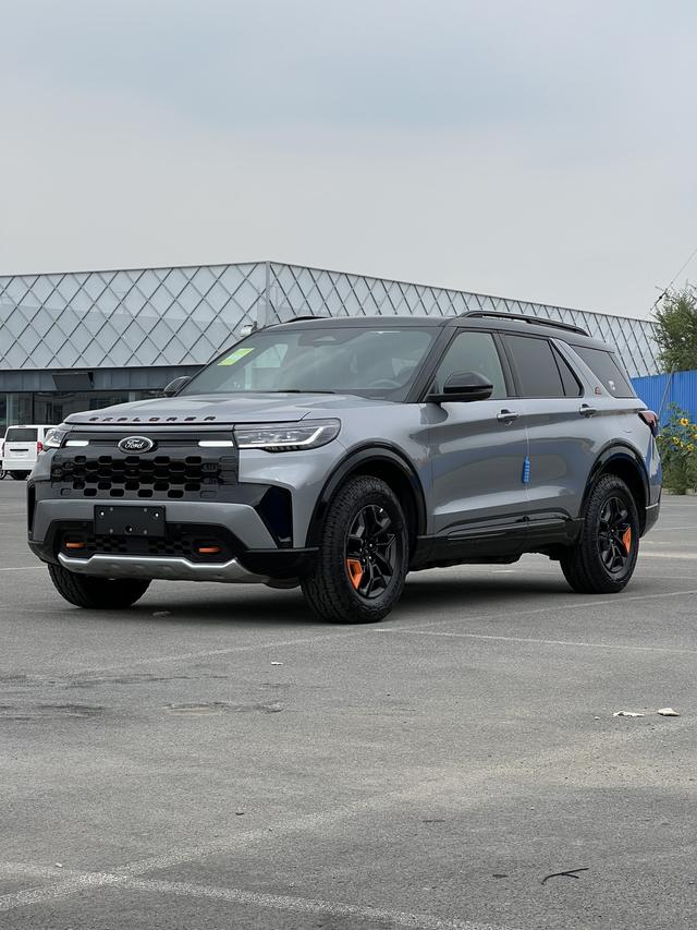 Explorer 2024 EcoBoost 285 four-wheel drive Kunlun Peak Edition 7-seater