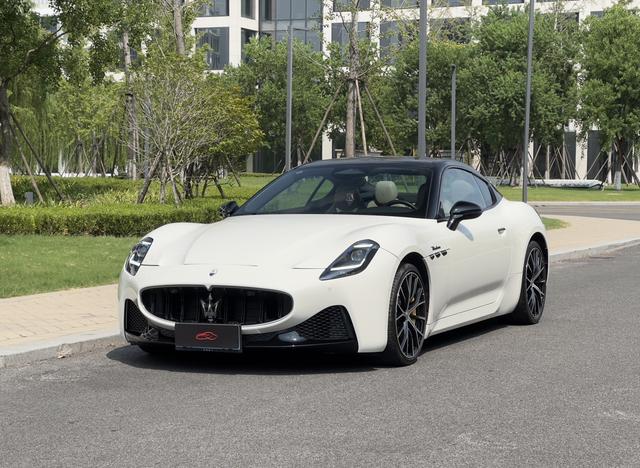 GranTurismo 2024 model 3.0T Modena
