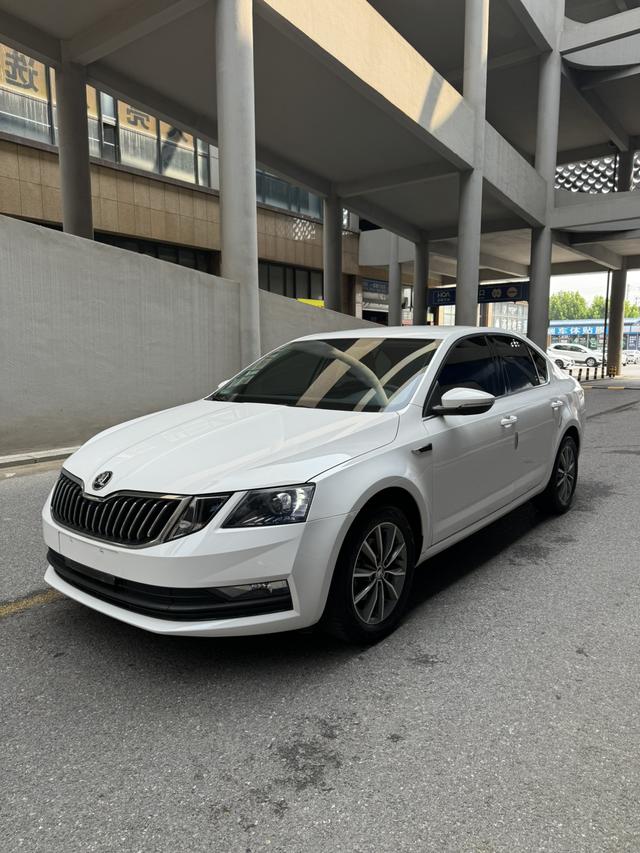 Octavia 2019 1.5L Automatic Comfort Version