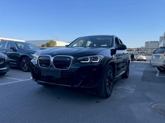 BMW iX3 2023 Leader