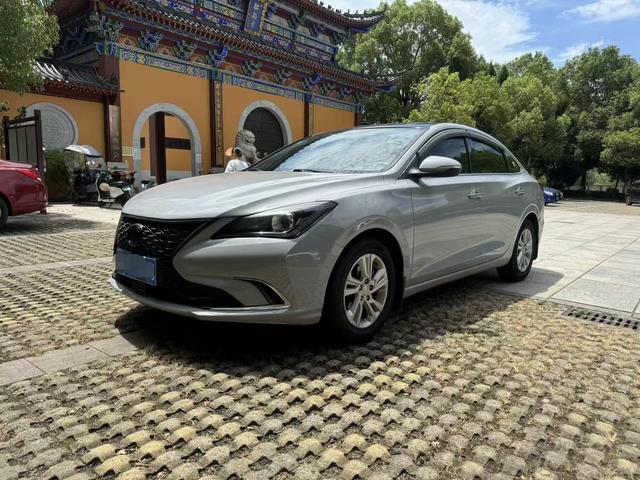 Escape 2019 Blue Whale Edition 280T DCT Power