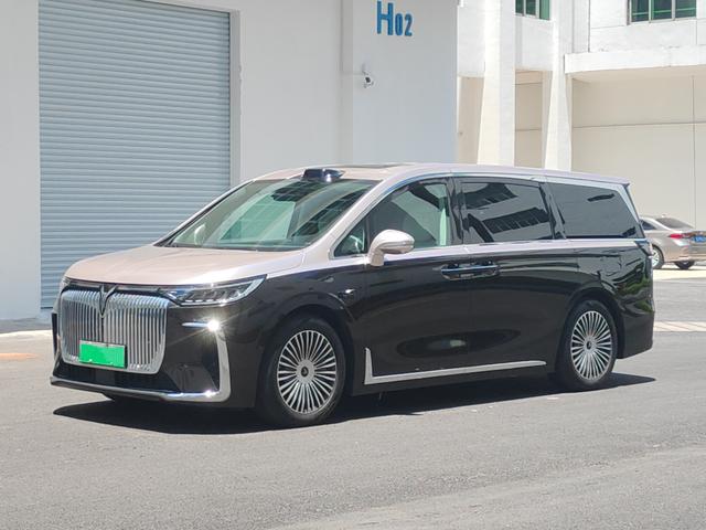 Lantu Dreamer PHEV 2025 Four-wheel drive flagship Dry Version