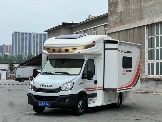 IVECO OCEAN 2020 3.0T AUTOMATIC REAR DRIVE 6-SEATER ORIGINAL CUSTOM VERSION