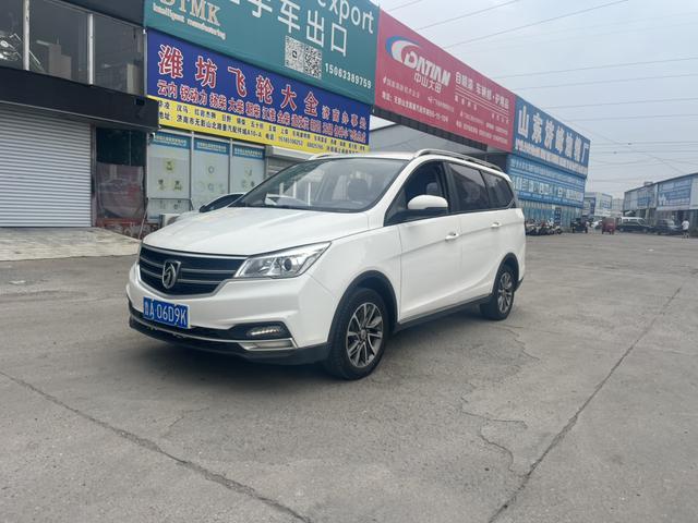Baojun 730 2019 1.5L manual fashion type 7-seater country VI