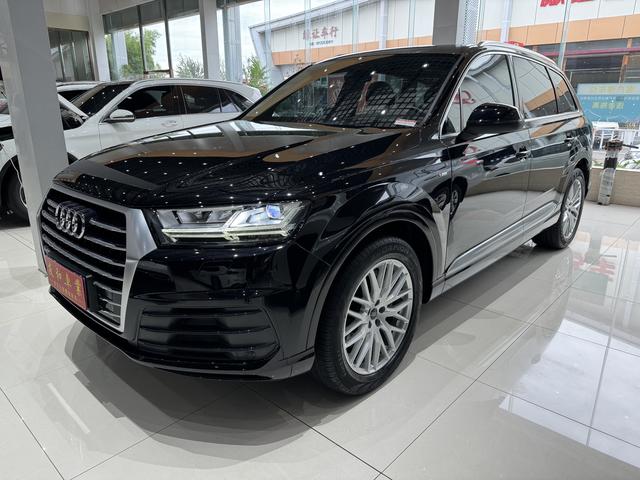 Audi Q7 2019 model 55 TFSI S line sporty