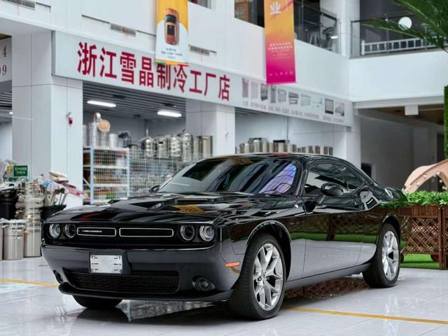Challenger 2023 model 3.6L automatic rear drive 5-seater parallel import