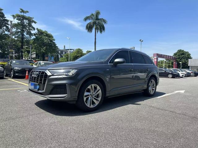 Audi Q7 2021 45 TFSI quattro S line Sport
