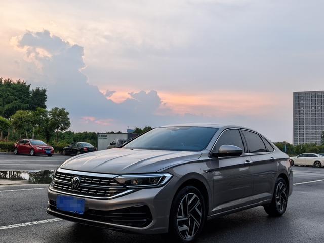 Sprint 2023 200TSI DSG Beyond Edition
