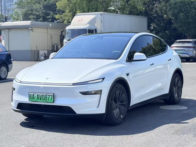 Model Y 2025 long battery life all-wheel drive version