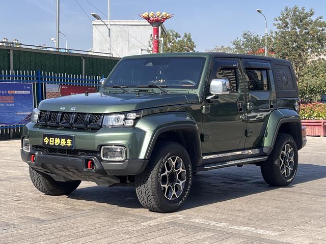 Beijing off-road BJ40 2018 PLUS 2.3T automatic four-wheel drive exclusive edition