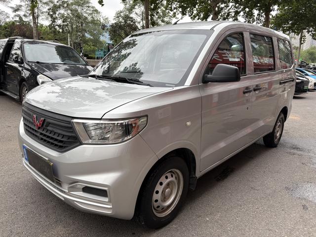 Wuling Hongguang V 2019 model 1.5L basic National VI LAR