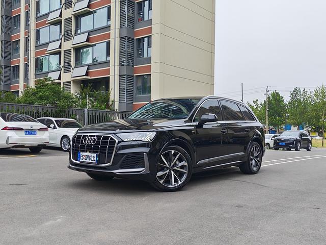Audi Q7 2023 model 55 TFSI quattro S line ice and snow sports edition