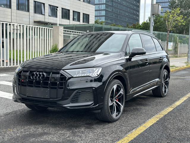 Audi SQ7 2024 4.0 TFSI Dark Knight Edition
