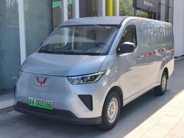 Wuling Yangguang 2024 model 300km practical Window Sealing version 60kW