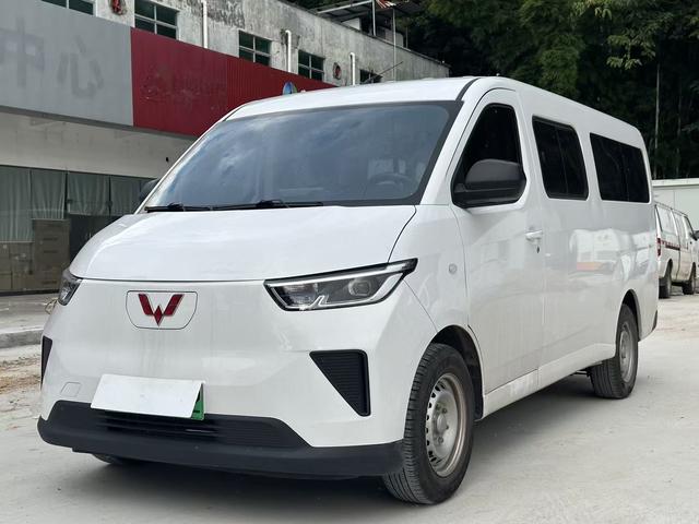 Wuling Yangguang 2024 300km Comfortable Bus version 60kW