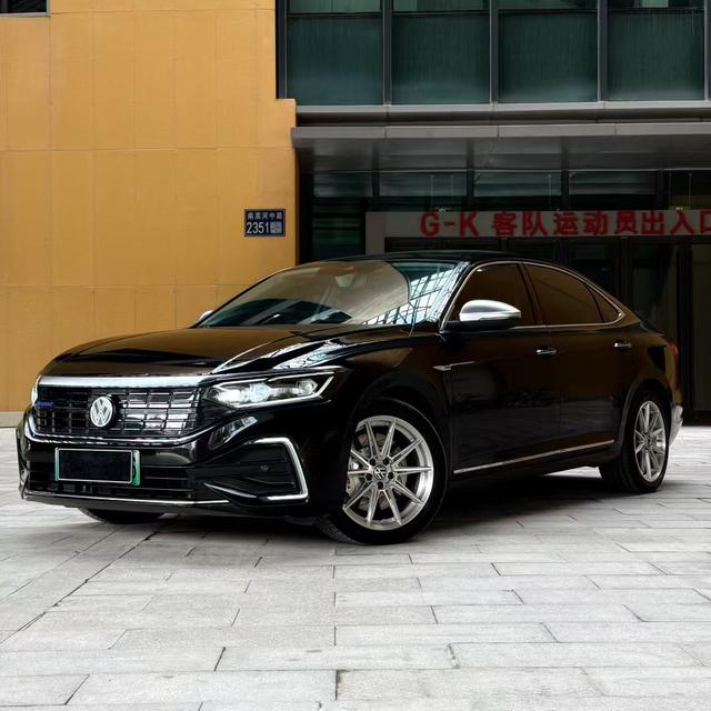 Passat PHEV 2022 430PHEV Hybrid Luxury Edition