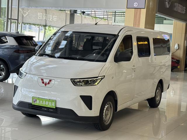 Wuling Yangguang 2024 300km Comfortable Bus version 60kW
