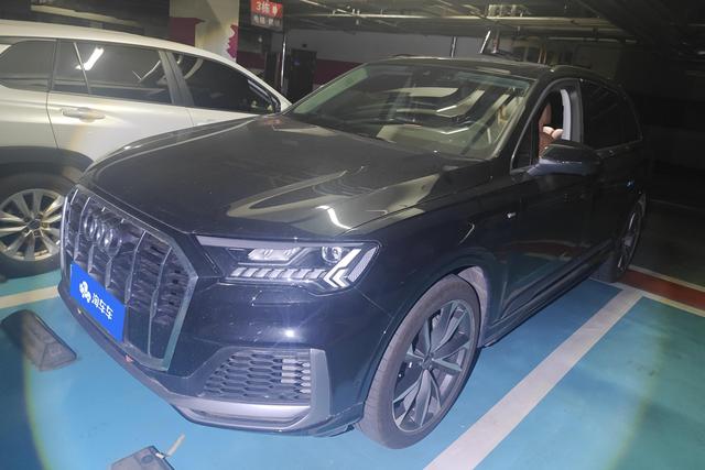Audi Q7 2023 55 TFSI quattro S line Sport